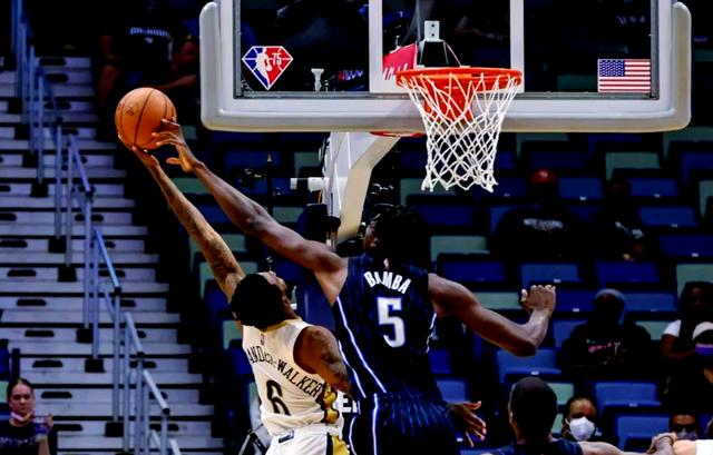 魔术队后卫连续发挥出色取得连胜(魔术队得分后卫)