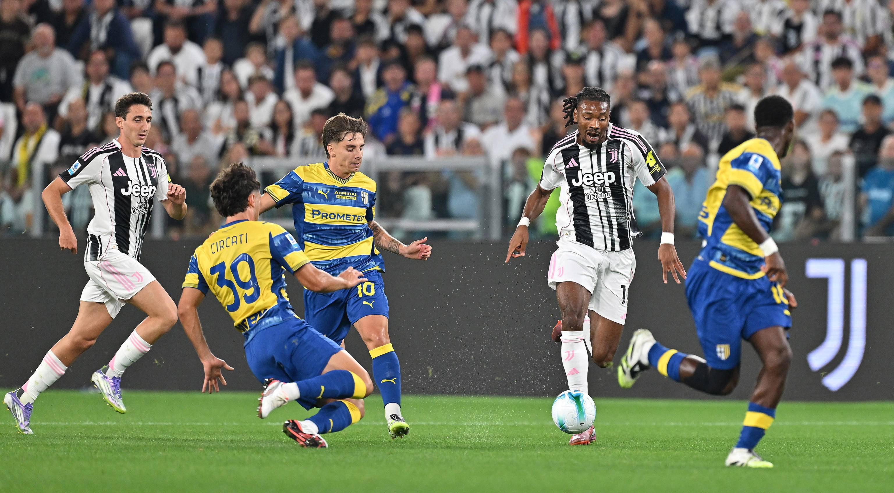 意甲联赛旅程持续，球迷热切期待下一场对决的简单介绍