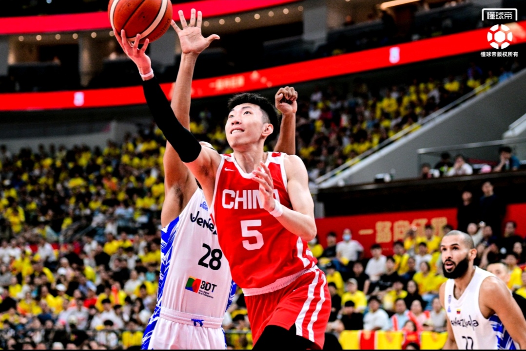 黑山队惊险晋级！男篮获得宝贵胜利的简单介绍