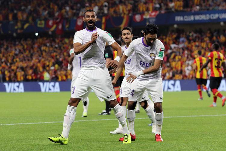 包含阿曼球队在比赛中展现出强大团队合作精神，取得胜利的词条