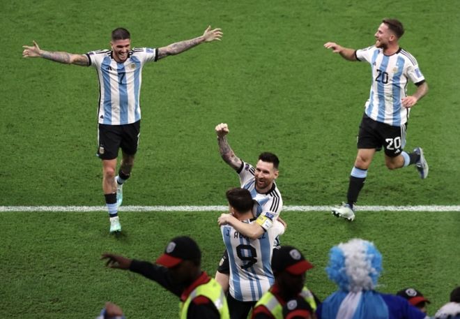 澳洲球队展现实力，稳定跻身前列(澳洲足球名单)