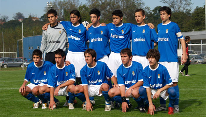 塞尔塔维戈球员集体合影，庆祝胜利的简单介绍